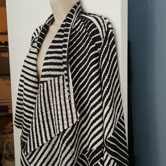 Chico's Travelers Black & White Jacket Size L/12 (Chico's 2) - Picture 3 of 9